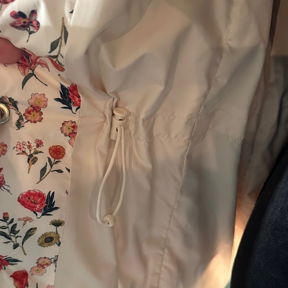 NWOT Eddie Bauer Floral Signature Puffer Jacket - Cream and Red - Picture 3 of 13